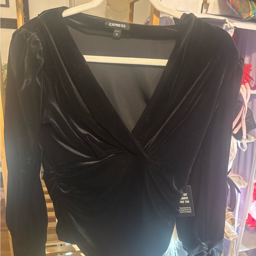 Express Classic Black Top